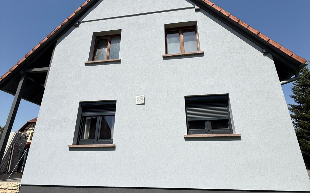 IMG 20251021 WA0052 1200X750 | GROUPE E.I Comment savoir si une façade a besoin d’un simple nettoyage ou d’une rénovation plus complète ? Hœnheim
