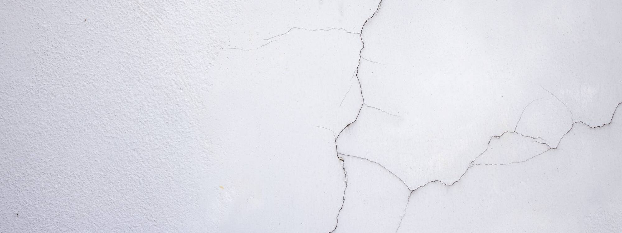 FISSURE 1 2000X750 | GROUPE E.I Pourquoi votre façade se fissure-t-elle… et comment y remédier durablement ? Wissembourg